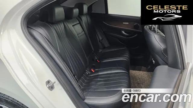 MERCEDES BENZ E-Classe W213 E220d Exclusive 2019 — photo 12 sur 20