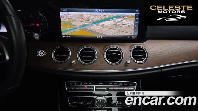 MERCEDES BENZ E-Classe W213 E220d Exclusive 2019 — photo 14 sur 20