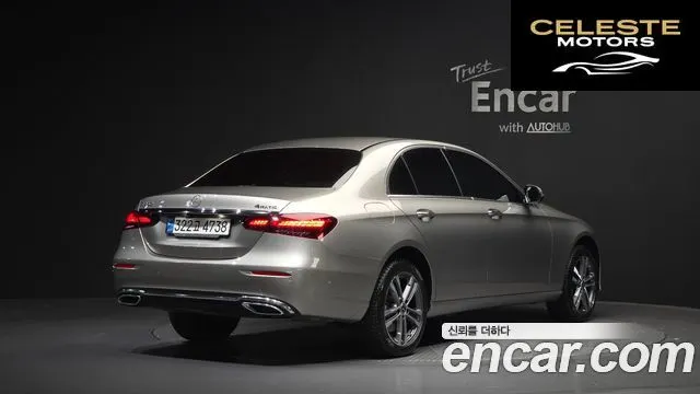 MERCEDES BENZ E-Classe W213 E350 4MATIC Avantgarde 2022 — photo 2 sur 20