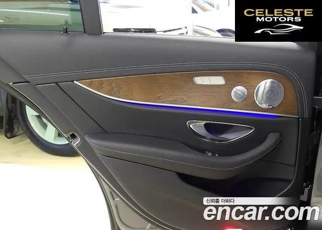 MERCEDES BENZ E-Classe W213 E300e 4MATIC Exclusive 2021 — photo 17 sur 26