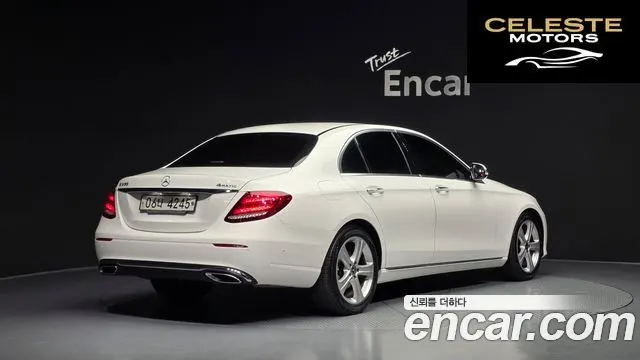 MERCEDES BENZ E-Classe W213 E200 Avantgarde 2018 — photo 2 sur 20