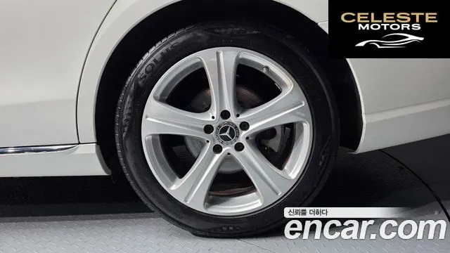 MERCEDES BENZ E-Classe W213 E200 Avantgarde 2018 — photo 5 sur 20