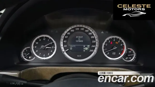 MERCEDES BENZ E-Classe W212 E300 2011 — photo 8 sur 20