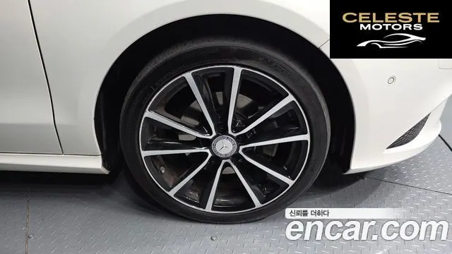 MERCEDES BENZ CLA-Classe C117 CLA200 CDI 2015 — photo 5 sur 20