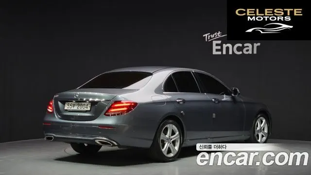 MERCEDES BENZ E-Classe W213 E200 Avantgarde 2017 — photo 2 sur 20