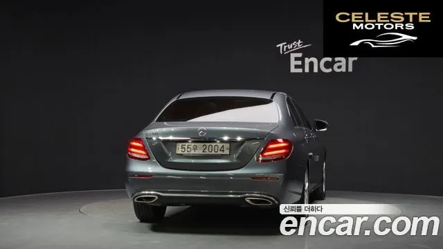 MERCEDES BENZ E-Classe W213 E200 Avantgarde 2017 — photo 4 sur 20