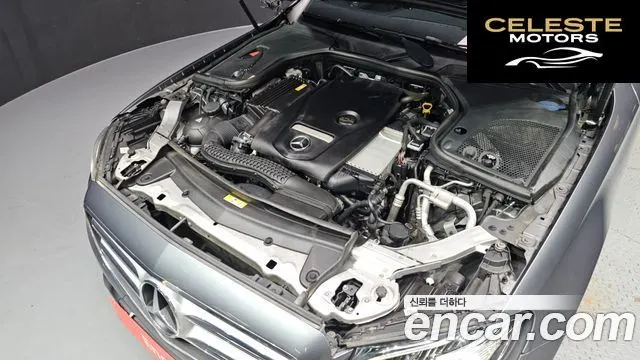MERCEDES BENZ E-Classe W213 E200 Avantgarde 2017 — photo 6 sur 20