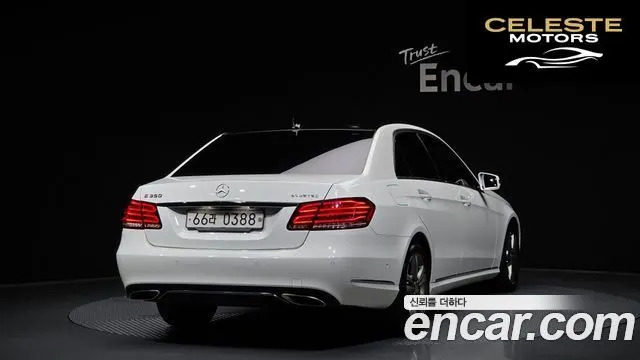 MERCEDES BENZ E-Classe W212 E220 Avantgarde 2016 — photo 2 sur 20