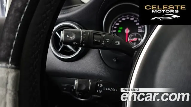 MERCEDES BENZ GLA-Classe X156 GLA220 Premium 2018 — photo 18 sur 20