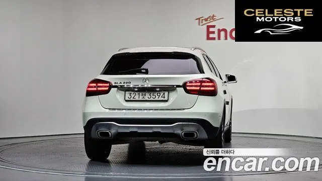 MERCEDES BENZ GLA-Classe X156 GLA220 Premium 2018 — photo 4 sur 20