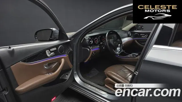 MERCEDES BENZ E-Classe W213 E220d 4MATIC Avantgarde 2017 — photo 10 sur 26