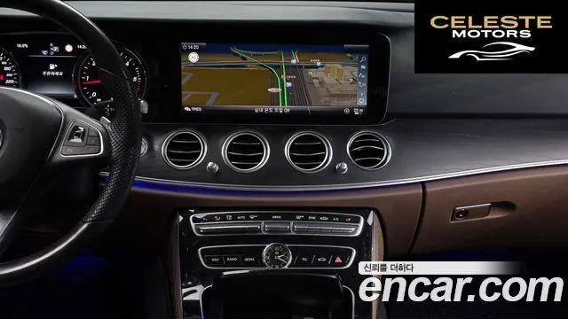 MERCEDES BENZ E-Classe W213 E220d 4MATIC Avantgarde 2017 — photo 14 sur 26