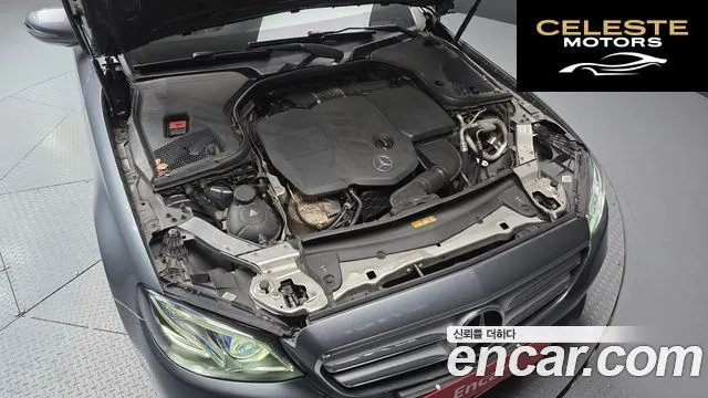 MERCEDES BENZ E-Classe W213 E220d 4MATIC Avantgarde 2017 — photo 6 sur 26