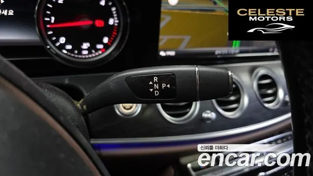 MERCEDES BENZ E-Classe W213 E220d 4MATIC Avantgarde 2017 — photo 9 sur 26