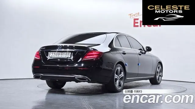 MERCEDES BENZ E-Classe W213 E300 Avantgarde 2019 — photo 2 sur 20