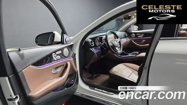 MERCEDES BENZ E-Classe W213 E220d 4MATIC Avantgarde 2018 — photo 10 sur 20