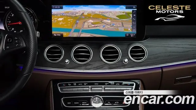 MERCEDES BENZ E-Classe W213 E220d 4MATIC Avantgarde 2018 — photo 14 sur 20