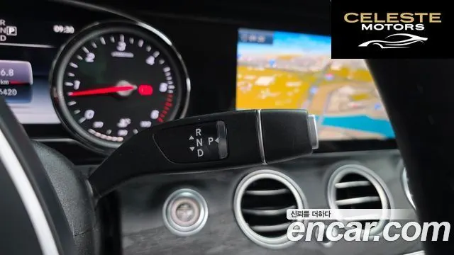 MERCEDES BENZ E-Classe W213 E220d 4MATIC Avantgarde 2018 — photo 9 sur 20