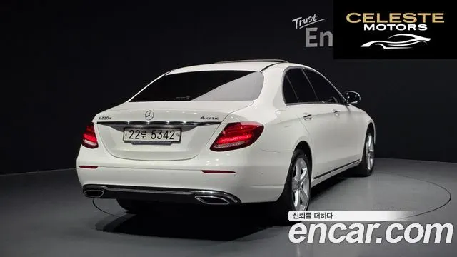 MERCEDES BENZ E-Classe W213 E220d 4MATIC Avantgarde 2018 — photo 2 sur 20