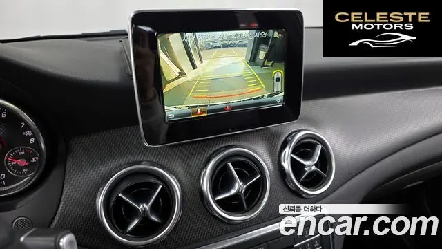 MERCEDES BENZ GLA-Classe X156 GLA220 2018 — photo 15 sur 20