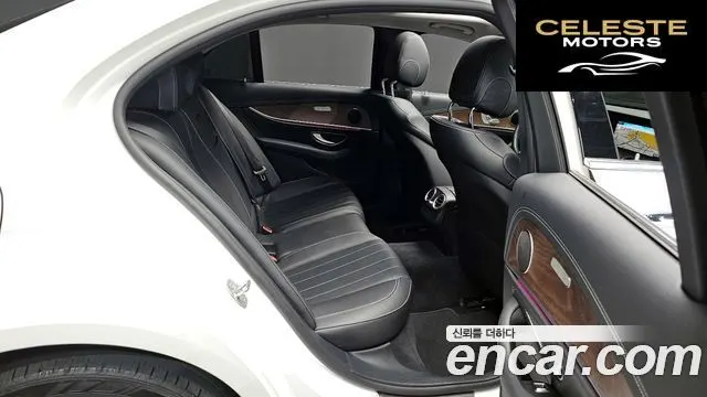 MERCEDES BENZ E-Classe W213 E220d Exclusive 2017 — photo 12 sur 20