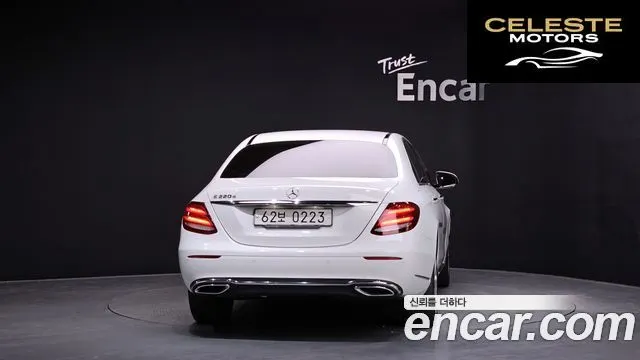 MERCEDES BENZ E-Classe W213 E220d Exclusive 2017 — photo 4 sur 20