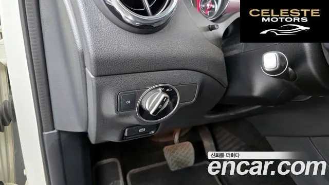 MERCEDES BENZ GLA-Classe X156 GLA220 2018 — photo 16 sur 20
