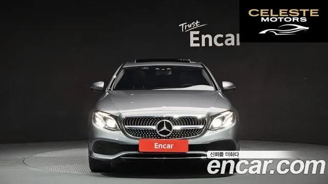 MERCEDES BENZ E-Classe W213 E220d Avantgarde 2017 — photo 3 sur 20