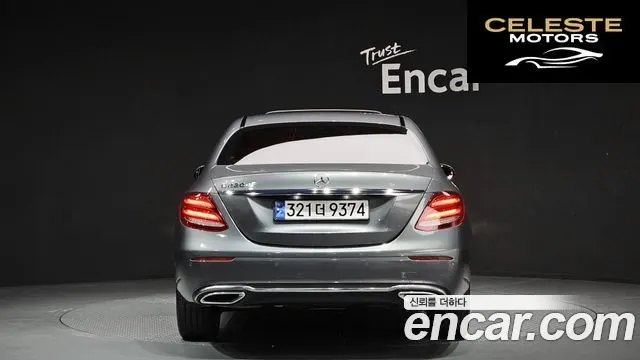 MERCEDES BENZ E-Classe W213 E220d Avantgarde 2017 — photo 4 sur 20