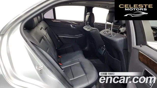 MERCEDES BENZ E-Classe W212 E200 CGI 2012 — photo 11 sur 20