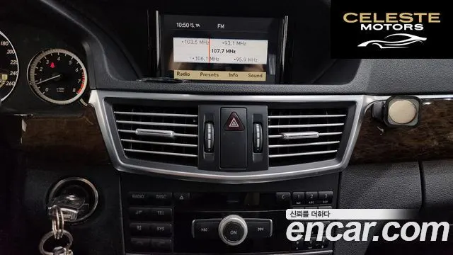 MERCEDES BENZ E-Classe W212 E200 CGI 2012 — photo 12 sur 20