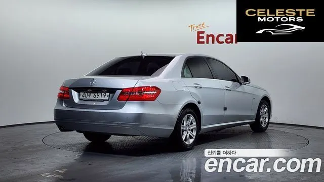 MERCEDES BENZ E-Classe W212 E200 CGI 2012 — photo 2 sur 20