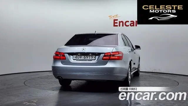 MERCEDES BENZ E-Classe W212 E200 CGI 2012 — photo 4 sur 20