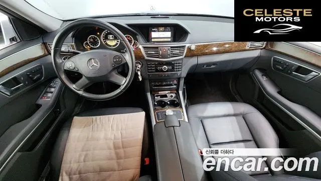 MERCEDES BENZ E-Classe W212 E200 CGI 2012 — photo 7 sur 20