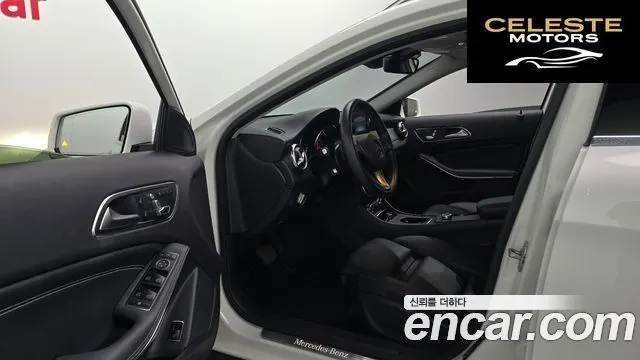 MERCEDES BENZ GLA-Classe X156 GLA220 2019 — photo 13 sur 34