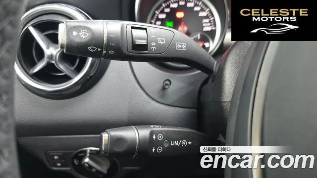 MERCEDES BENZ GLA-Classe X156 GLA220 2019 — photo 22 sur 34