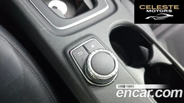 MERCEDES BENZ GLA-Classe X156 GLA220 2019 — photo 27 sur 34