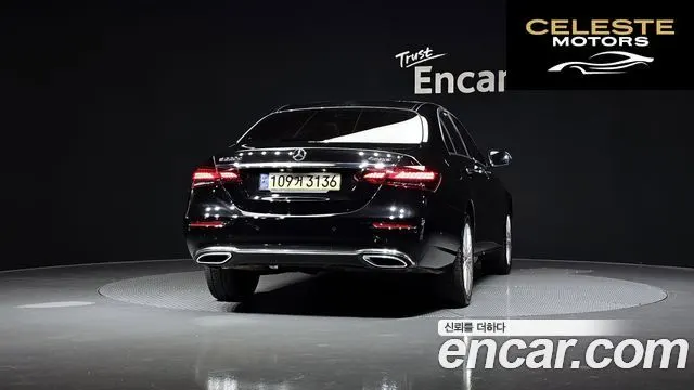MERCEDES BENZ E-Classe W213 E220d 4MATIC Exclusive 2021 — photo 4 sur 20