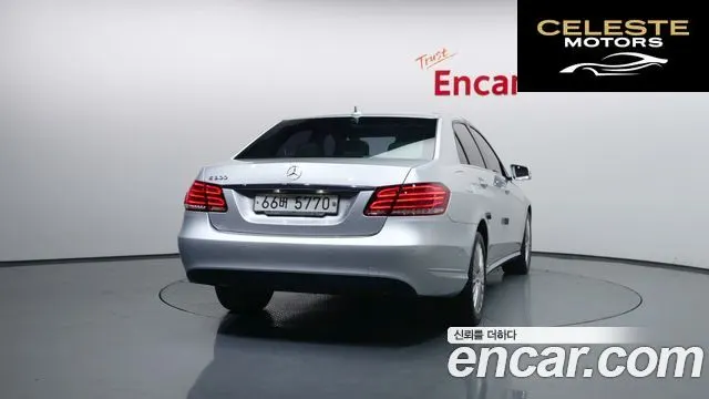MERCEDES BENZ E-Classe W212 E300 2014 — photo 4 sur 20