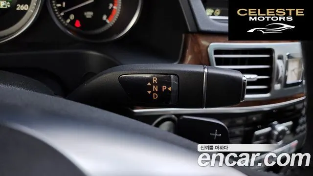 MERCEDES BENZ E-Classe W212 E300 2014 — photo 9 sur 20
