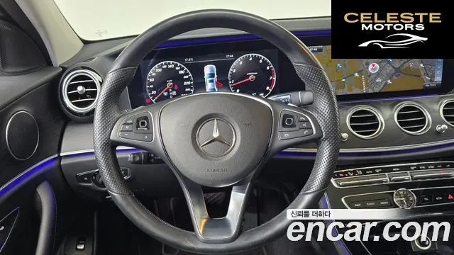 MERCEDES BENZ E-Classe W213 E300 Avantgarde 2017 — photo 13 sur 20