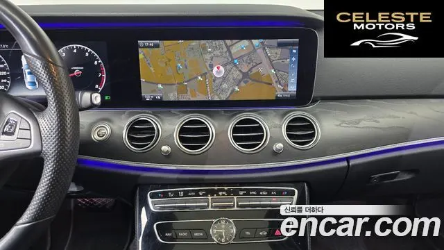 MERCEDES BENZ E-Classe W213 E300 Avantgarde 2017 — photo 14 sur 20