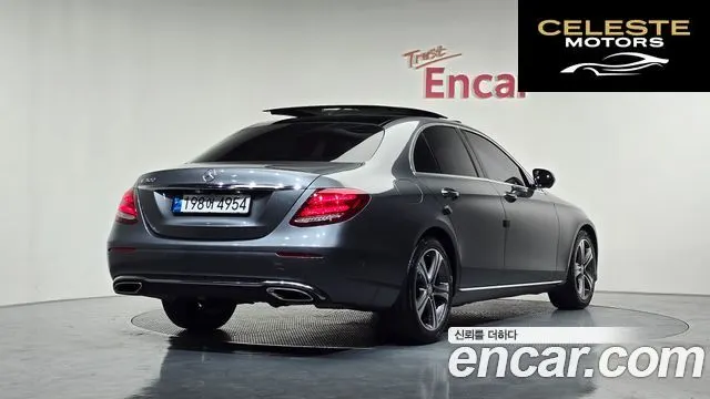 MERCEDES BENZ E-Classe W213 E300 Avantgarde 2017 — photo 2 sur 20