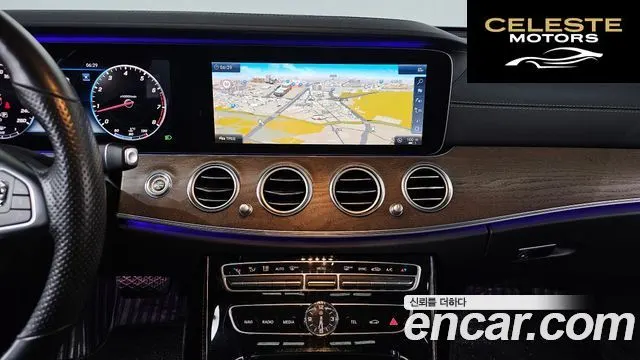 MERCEDES BENZ E-Classe W213 E300 4MATIC Exclusive 2018 — photo 14 sur 20