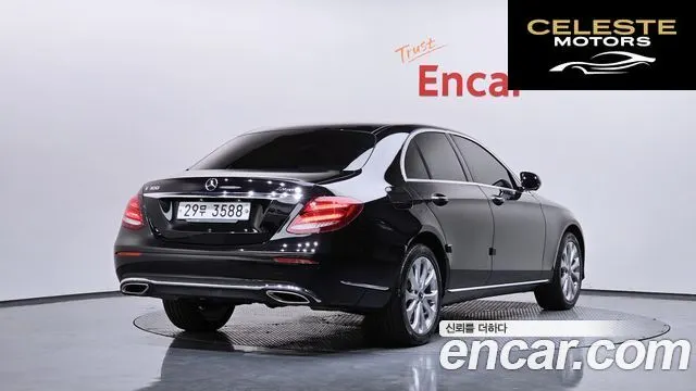 MERCEDES BENZ E-Classe W213 E300 4MATIC Exclusive 2018 — photo 2 sur 20