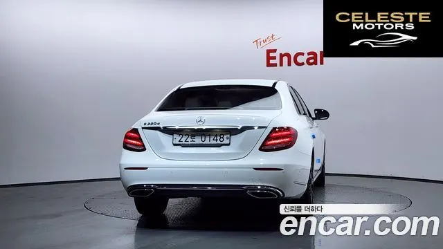 MERCEDES BENZ E-Classe W213 E220d Exclusive 2017 — photo 4 sur 20