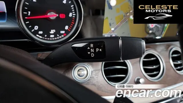 MERCEDES BENZ E-Classe W213 E220d Exclusive 2017 — photo 9 sur 20