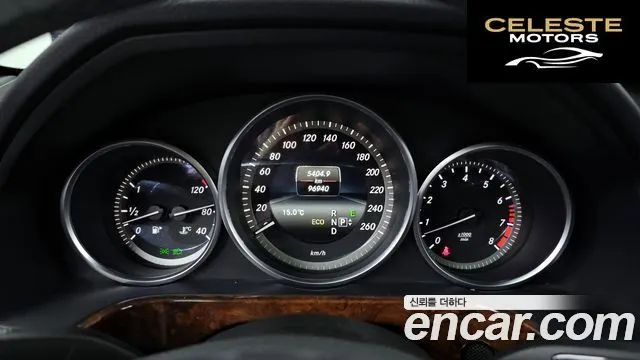 MERCEDES BENZ E-Classe W212 E300 2014 — photo 8 sur 20