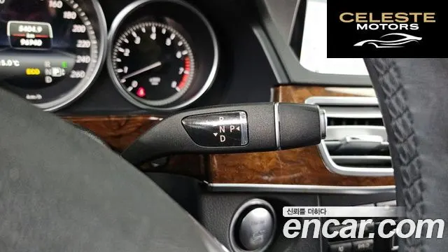 MERCEDES BENZ E-Classe W212 E300 2014 — photo 9 sur 20
