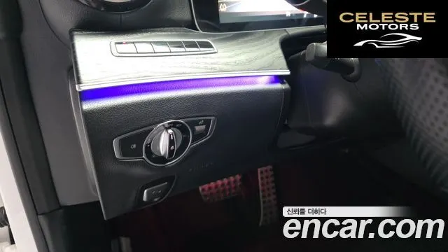 MERCEDES BENZ E-Classe W213 E220d Cabriolet 2019 — photo 21 sur 31